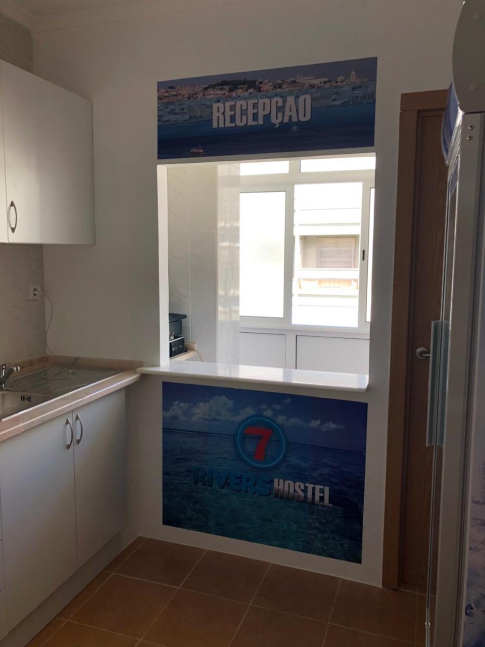 7 Rivers Hostel Лиссабон Экстерьер фото